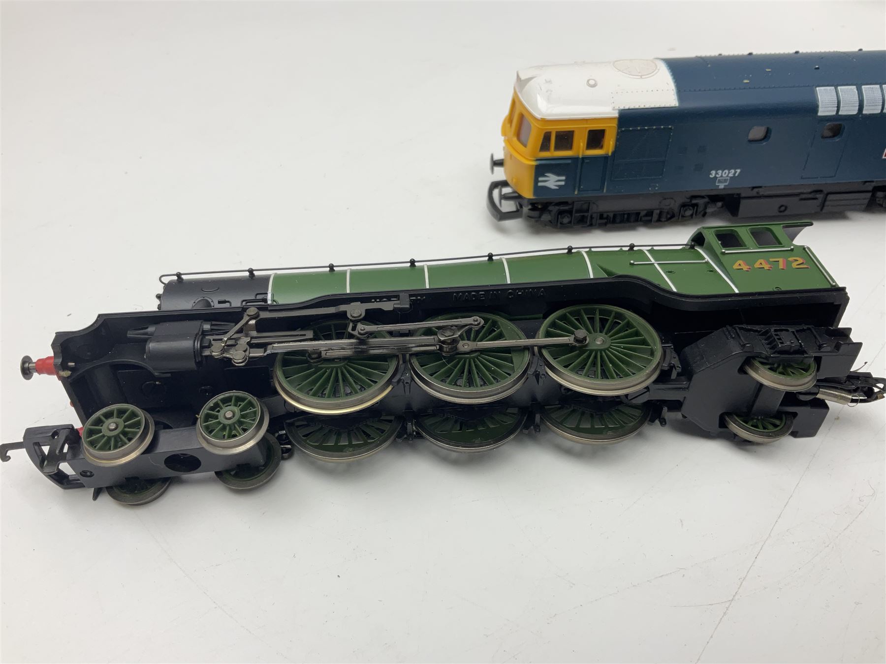 Hornby '00' gauge - Class A1/A3 4-6-2 locomotive 'Flying Scotsman' No.4472; Class A4 4-6-2 locomotive 'Mallard' No.60022; and Class B12 4-6-0 locomotive No.8544; all with tenders; and Lima Class 33 diesel locomotive 'Earl Mountbatten of Burma' No.33027; all unboxed (4)