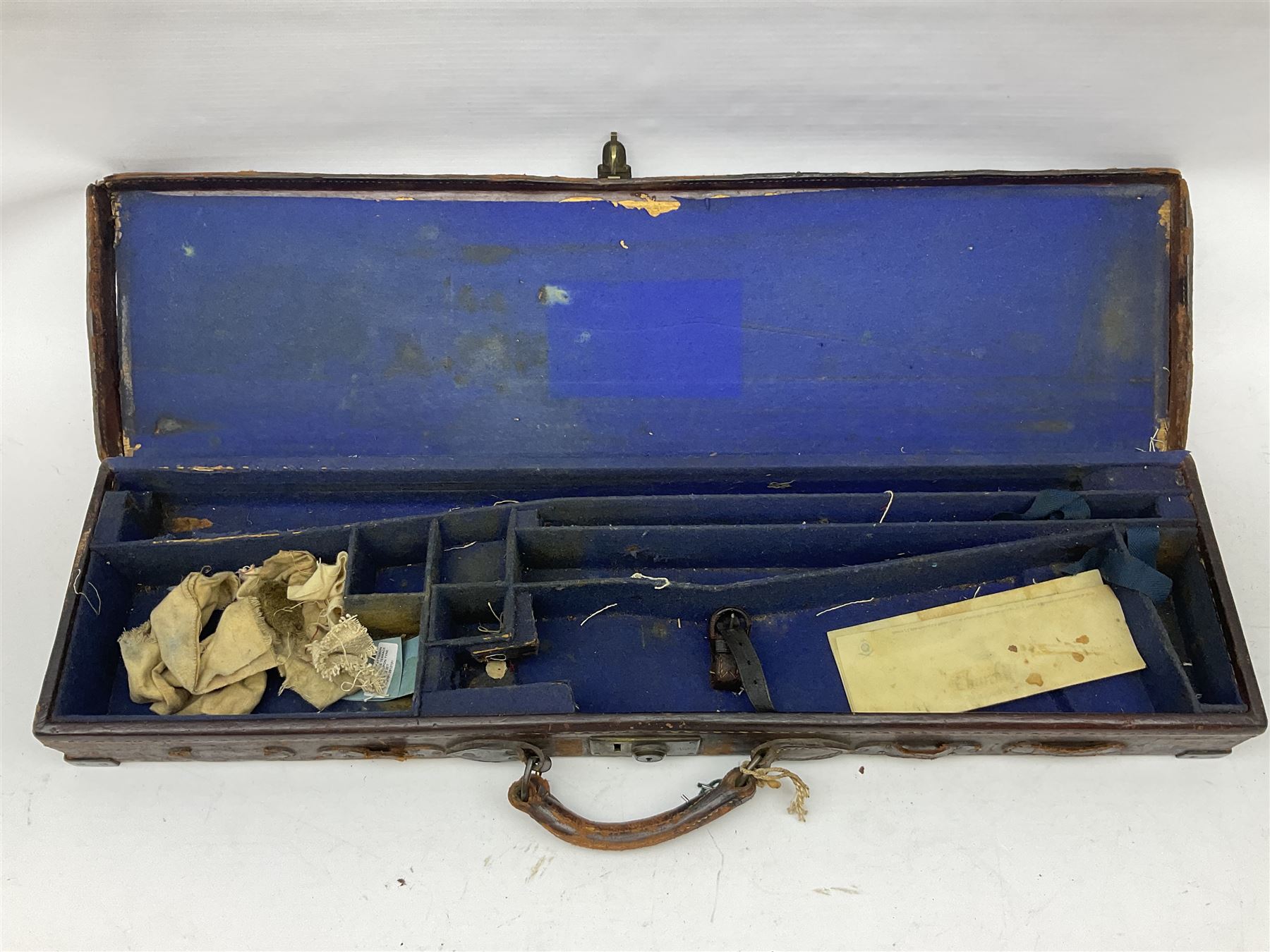 19th/early 20th century brass bound leather shotgun case with fitted interior to accommodate 72cm (28.25