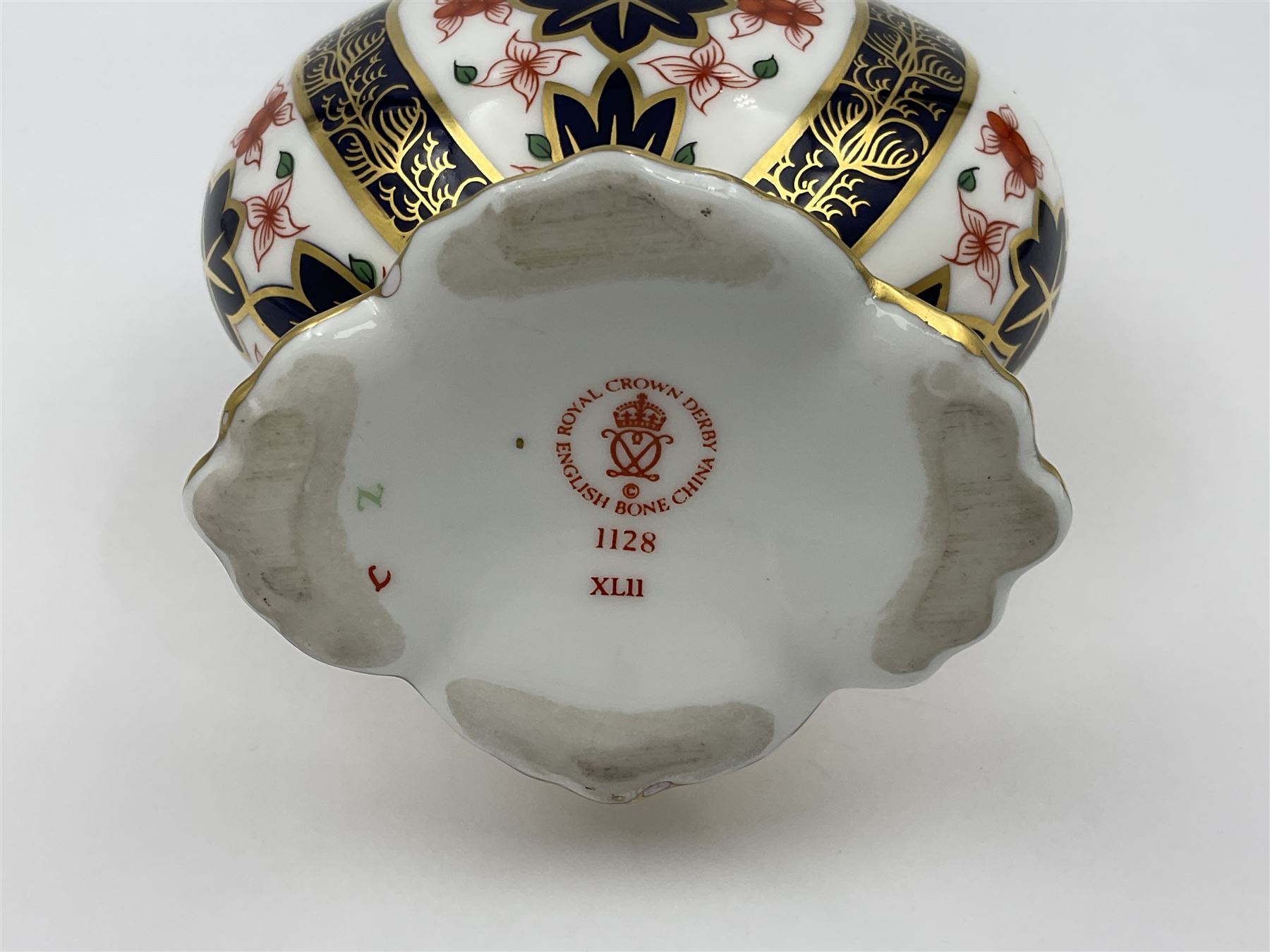 Late 20th century Royal Crown Derby Imari 1128 pattern Kedleston