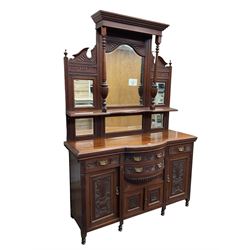 Edwardian walnut sideboard, projecting c