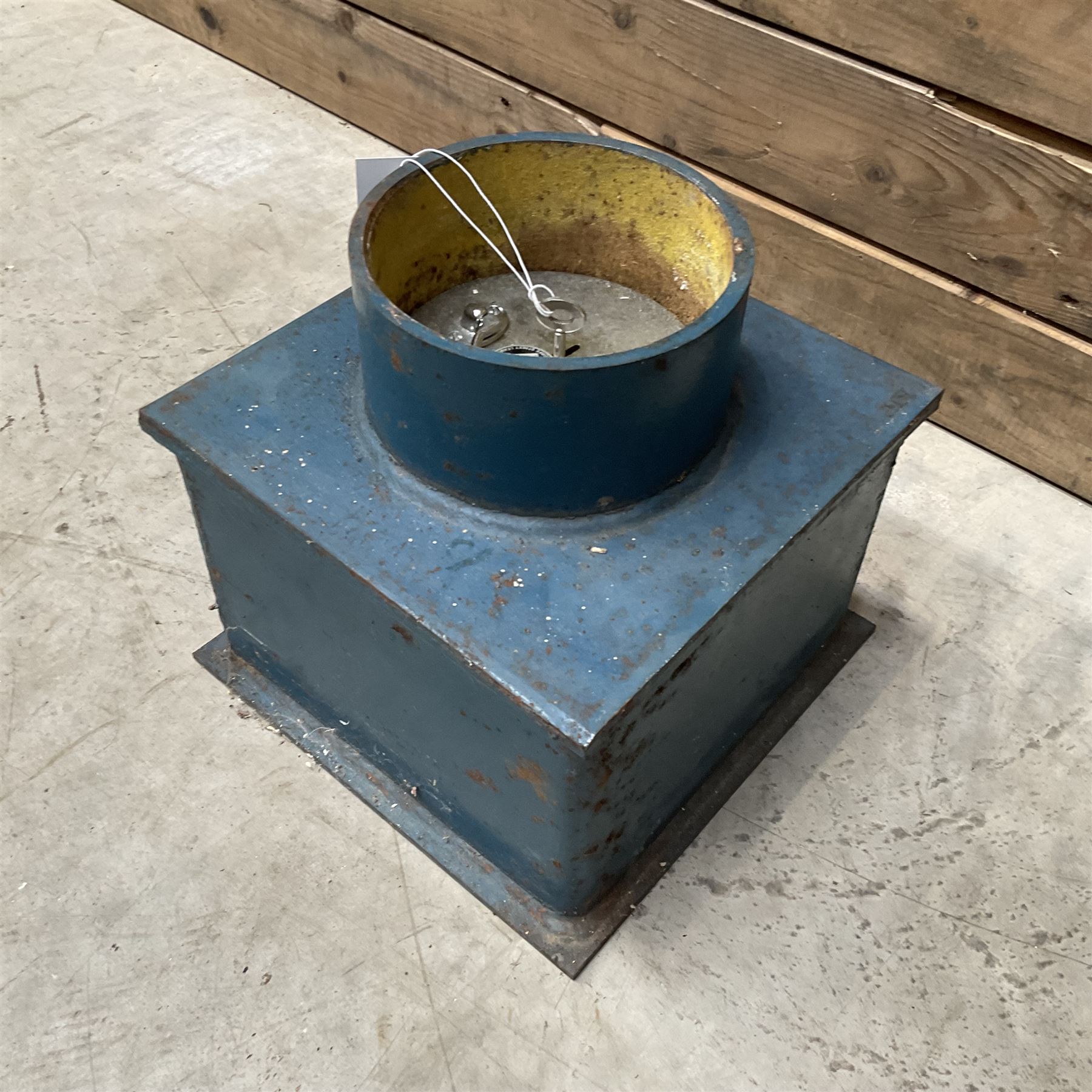 Secure Safes - floor safe with key