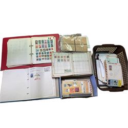 Collection of world stamps, including presentation folders and loose 