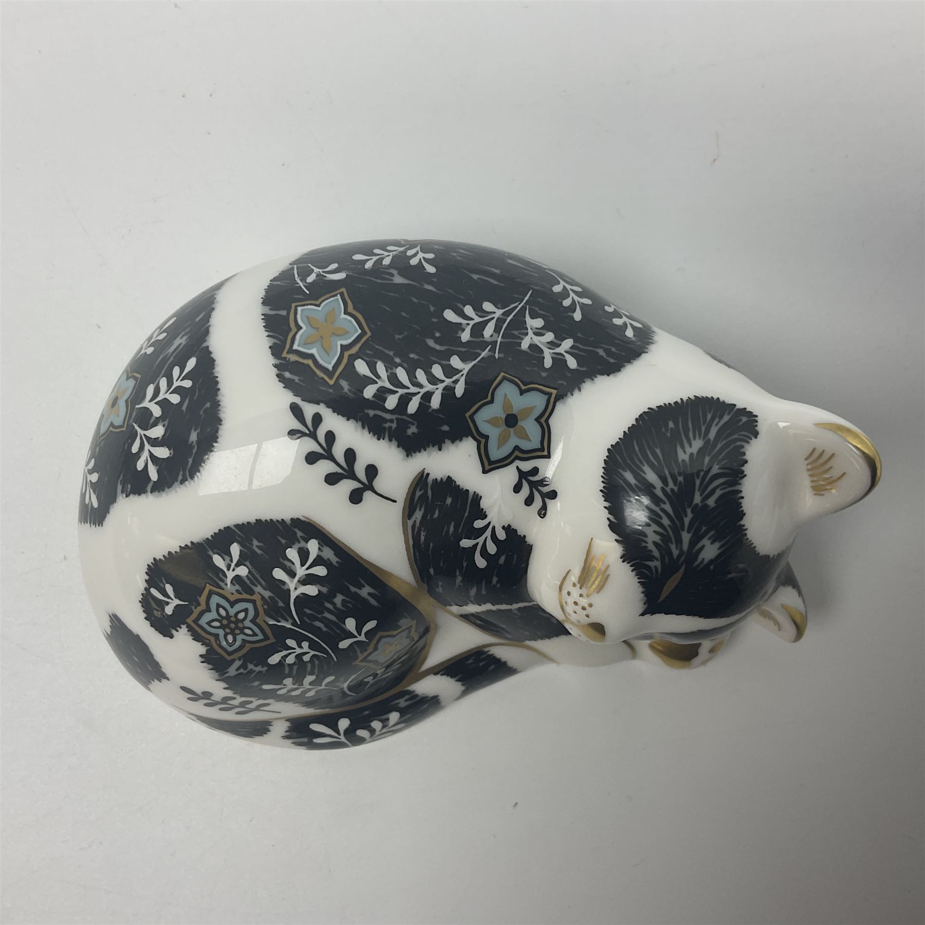 Royal Crown Derby paperweight, Misty, Royal Crown Derby Collectors Guild exclusive, with gold stopper, H3.5cm