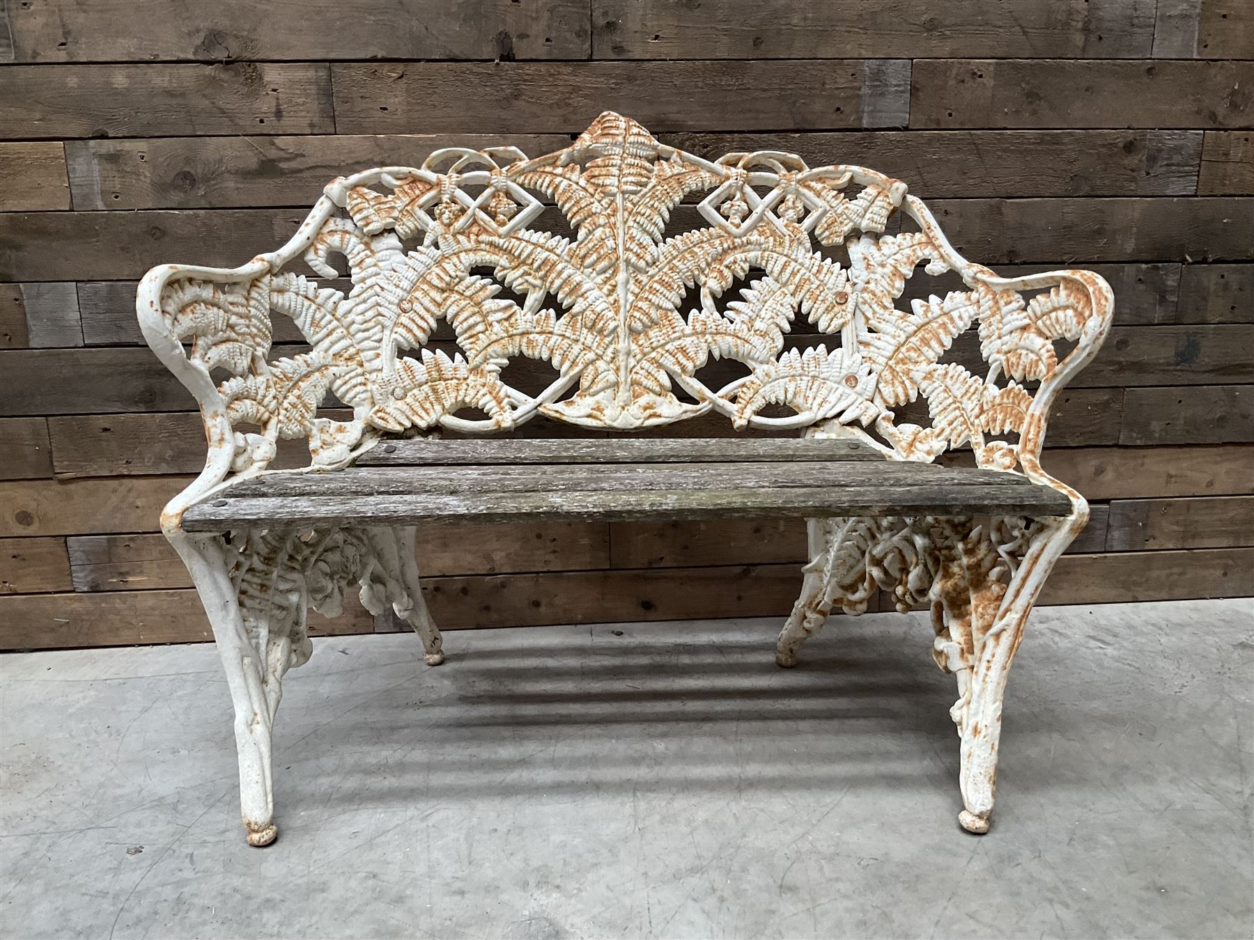 19th century cast iron Coalbrookdale design garden bench, elaborate fern leaf motif, slatted timber seat 