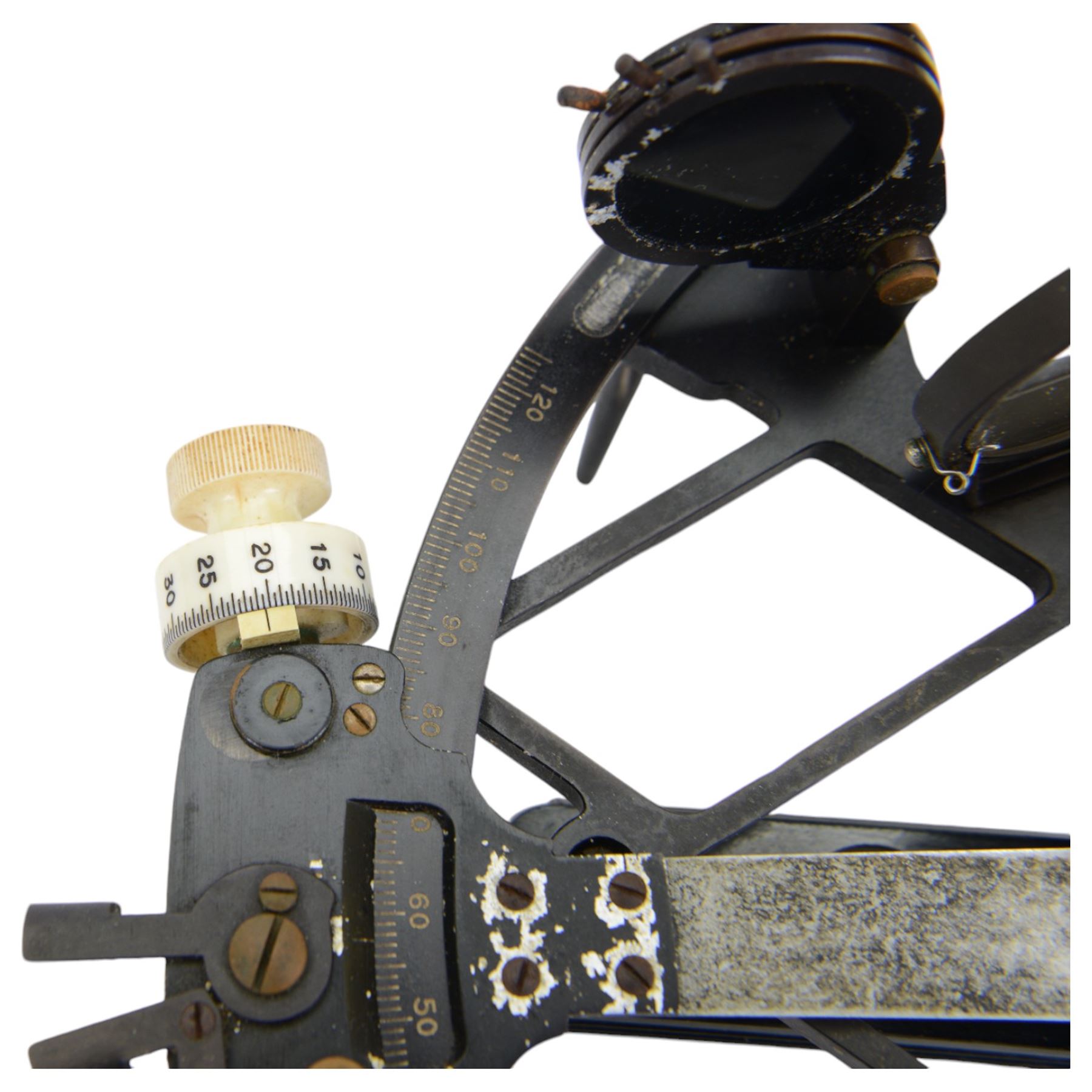 1940s Husun Plath sextant no. 25783 in black finish, contained in fitted wooden case with service label dated 1945