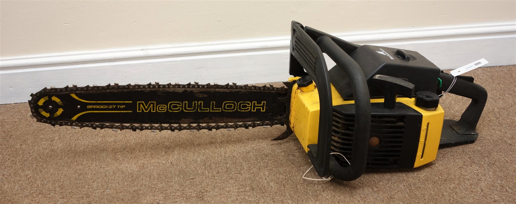 McCulloch President antivibrated electronic ignition chain saw The