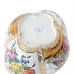 19th century Helena Wolfsohn for Dresden quatrefoil lidded bowl and stand, the panels decorated with figures in landscapes and floral sprigs, with a lemon finial to the lid, H18cm 