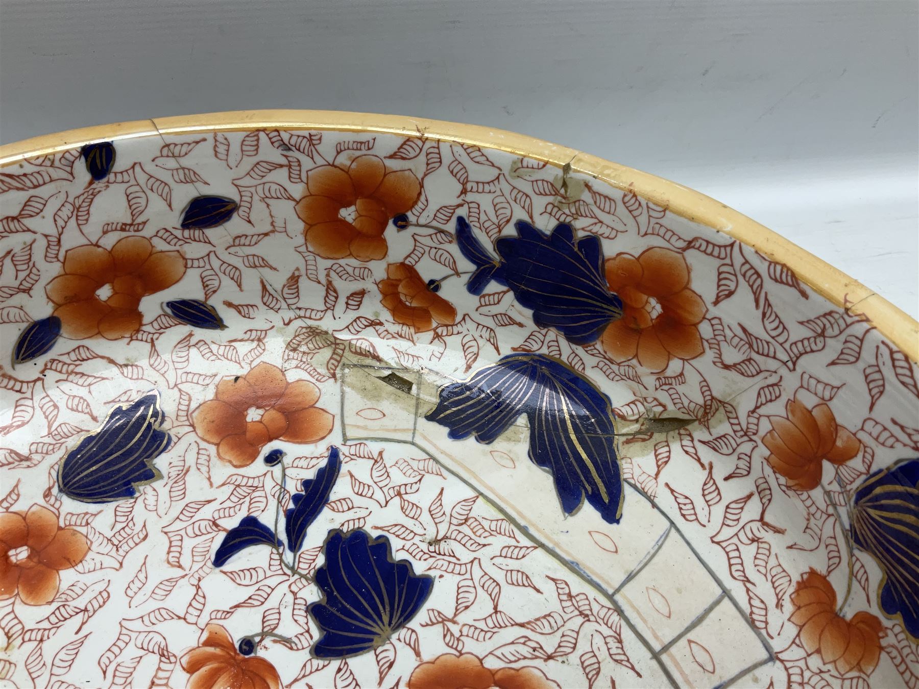 Masons wash jug and bowl decorated in the Imari palette, bowl D35cm