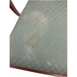 Set of eight contemporary walnut dining chairs, curved backs set with shaped splats with pierced detail, drop in upholstered seat cushions, on turned supports 