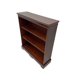 Mahogany open bookcase, two adjustable shelves