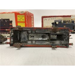 ‘00’ gauge - three steam locomotives and comprising two kit built examples; J69 Class 0-6-0T no.68619 in BR dark blue; J69 Class 0-6-0T no.68626 in BR black; with Wills Finecast boxes; one further similar example Class J67 ‘Buckjumper’ 0-6-0 no.372 being comprised of a singular heavy metal body and chassis; all models with Wills Finecast boxes (3) 