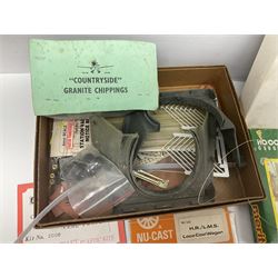 '00' gauge layout accessories - Langley Miniatures Footbridge kit, wagon kits by Nu-Cast, Colin Ashby, Slaters etc, layout chippings, fencing, sprues of figures and accessories, switches and motors, Peco Lectrics, name plates, transfers etc; most boxed or packaged