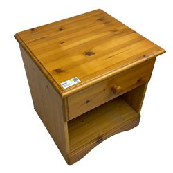 Pair of pine bedside tables, each with single drawer