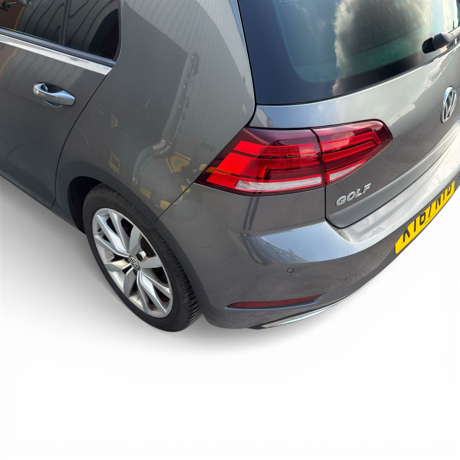 VW Golf, 2 Litre diesel, Automatic, 2018, Grey, MOT till 04/04/2026, 95.500 miles (KT67 NYB) - Car play, Parking sensors - this vehicle is subject to 10% plus VAT buyers premium (12% in total)