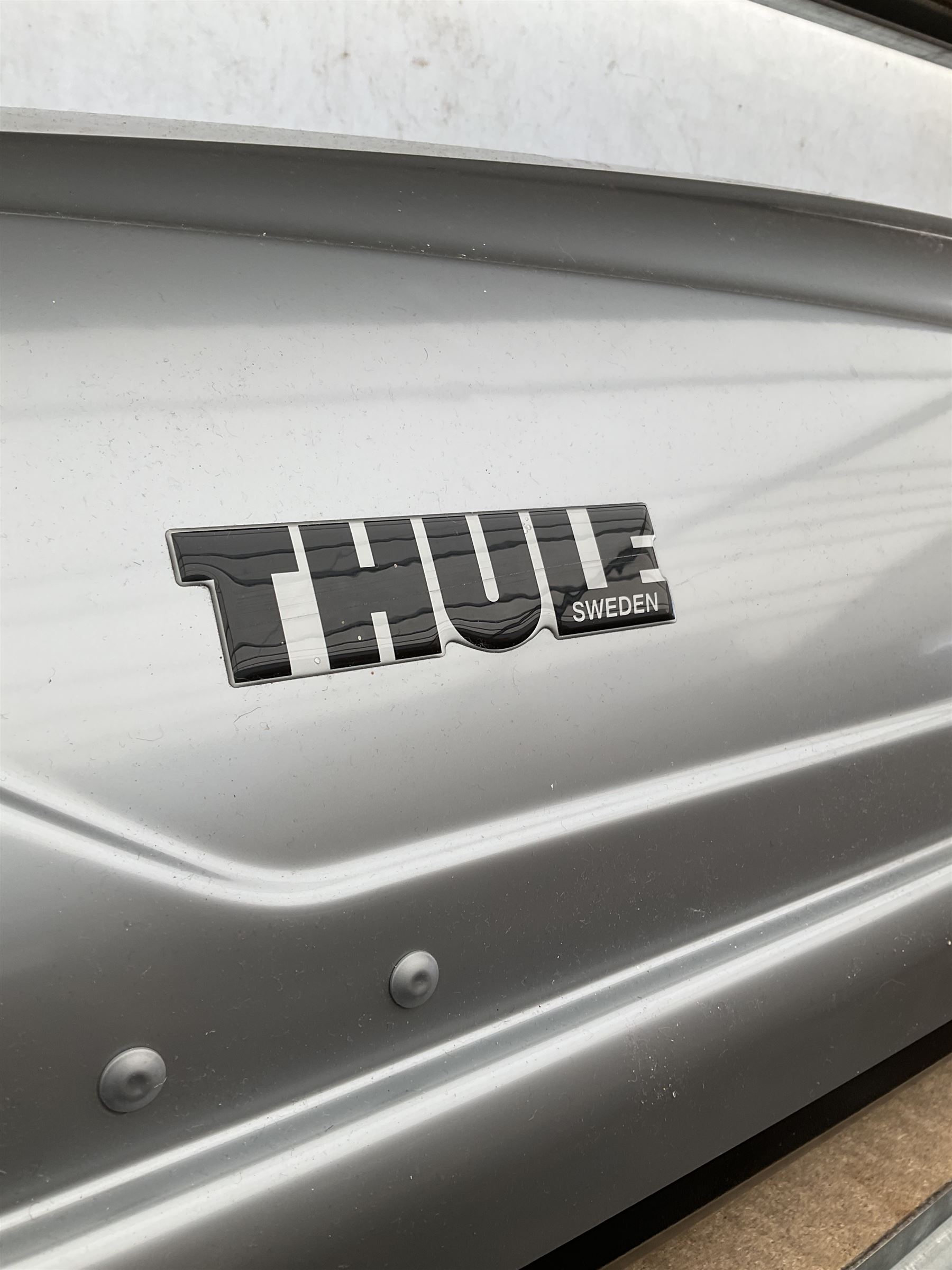 Thule car top box with keys - THIS LOT IS TO BE COLLECTED BY APPOINTMENT FROM DUGGLEBY STORAGE, GREAT HILL, EASTFIELD, SCARBOROUGH, YO11 3TX