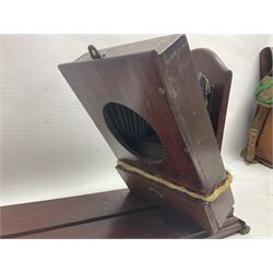 Collation of folding plate cameras of various sizes folding plate in mahogany and lacquered brass, together with camera plates and slides
By vendors repute some slide are from the Gandolfi workshop