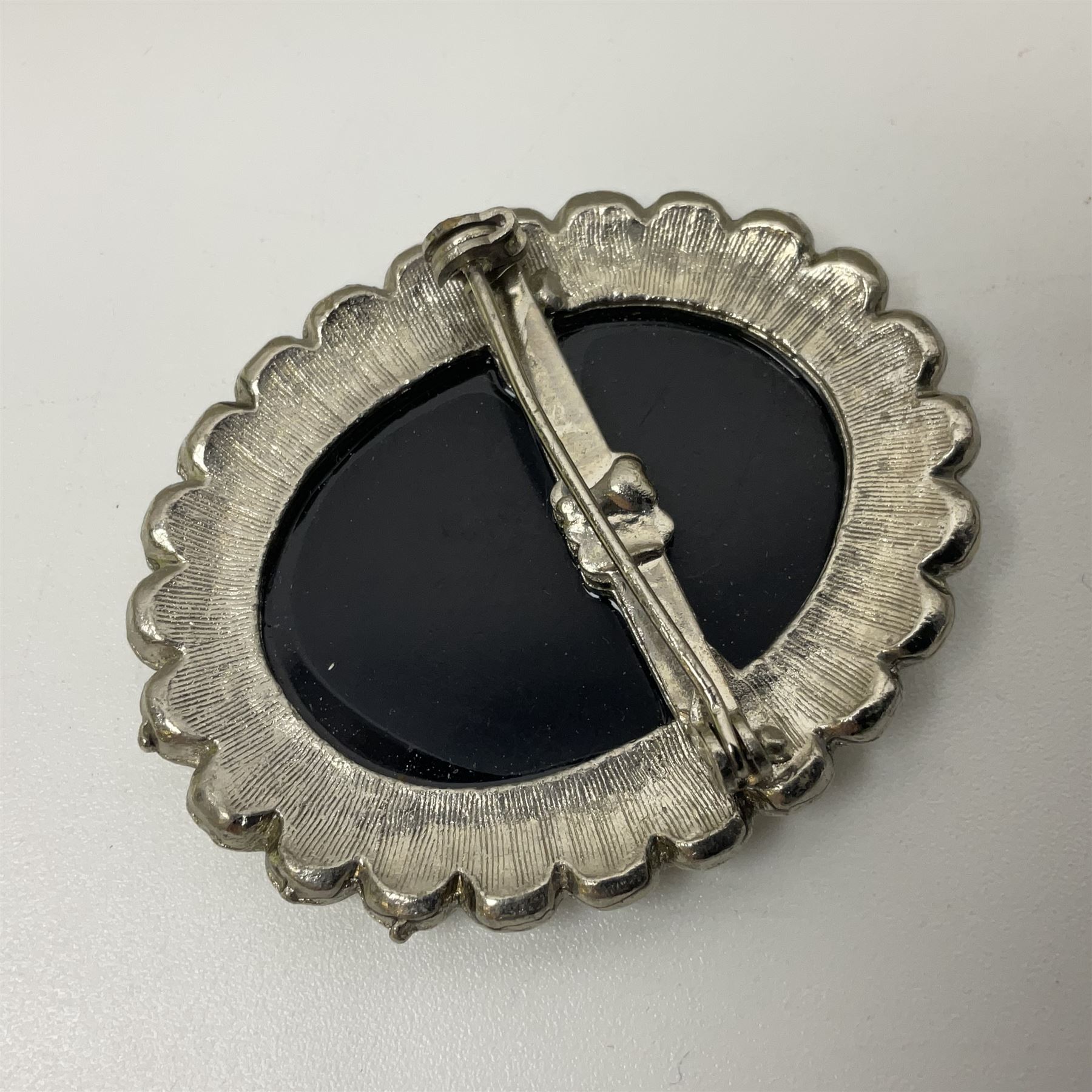 9ct gold and silver paste stone set ring, 9ct gold oddments and a collection of costume jewellery