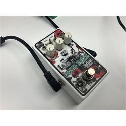 Boss TU-3 Chromatic Tuner; Tomsline Engineering ABR-1 Booster; Ibanez Mini Tube Screamer; Boss DB-30 Digital metronome etc