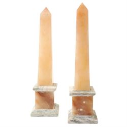 Pair of tabletop mable and alabaster obelisks, H32cm (2)