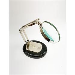 Reproduction Watts & Sons Ltd desk magnifying glass on ebonised base H26cm