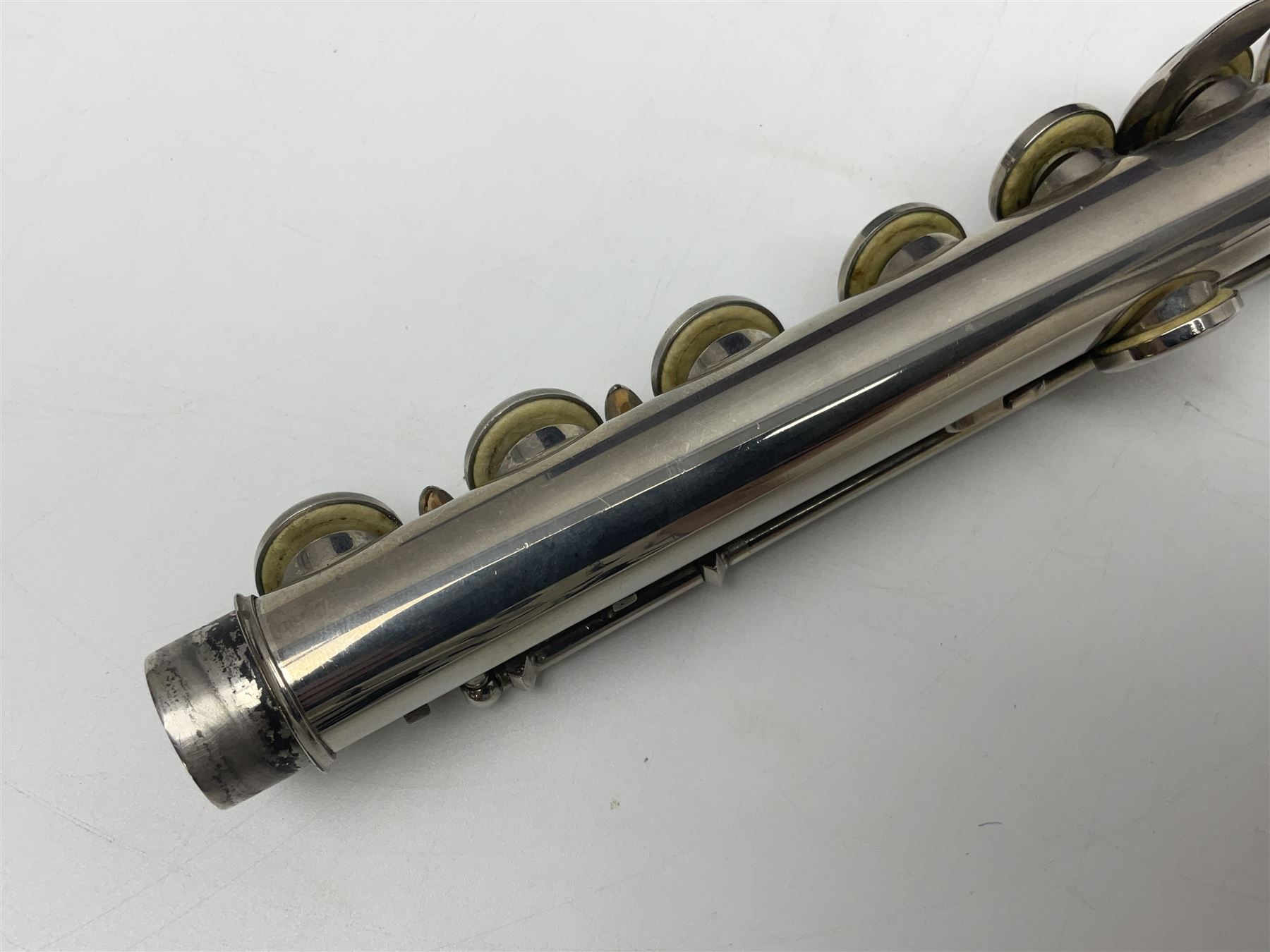 Lafleur three-piece flute, serial no.3357; in fitted carrying case