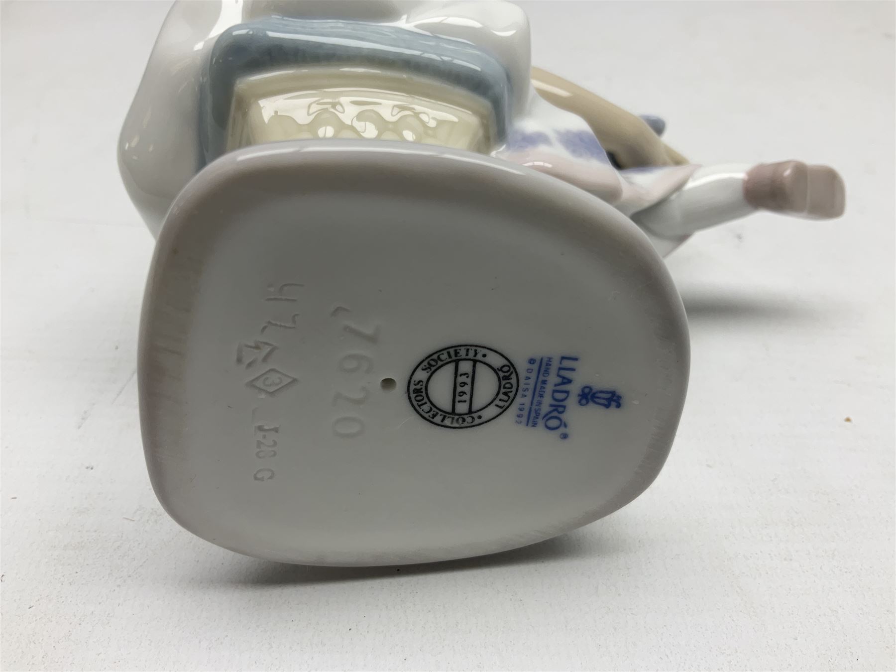 Six Lladro figures, comprising Naughty Dog no 4982, Best Friend 7620 and My Buddy no 7609, Kitty Confrontation no 1442, It Wasn't Me no 7672 and Rabbit Eating no 4772, three with original boxes, largest example H22cm