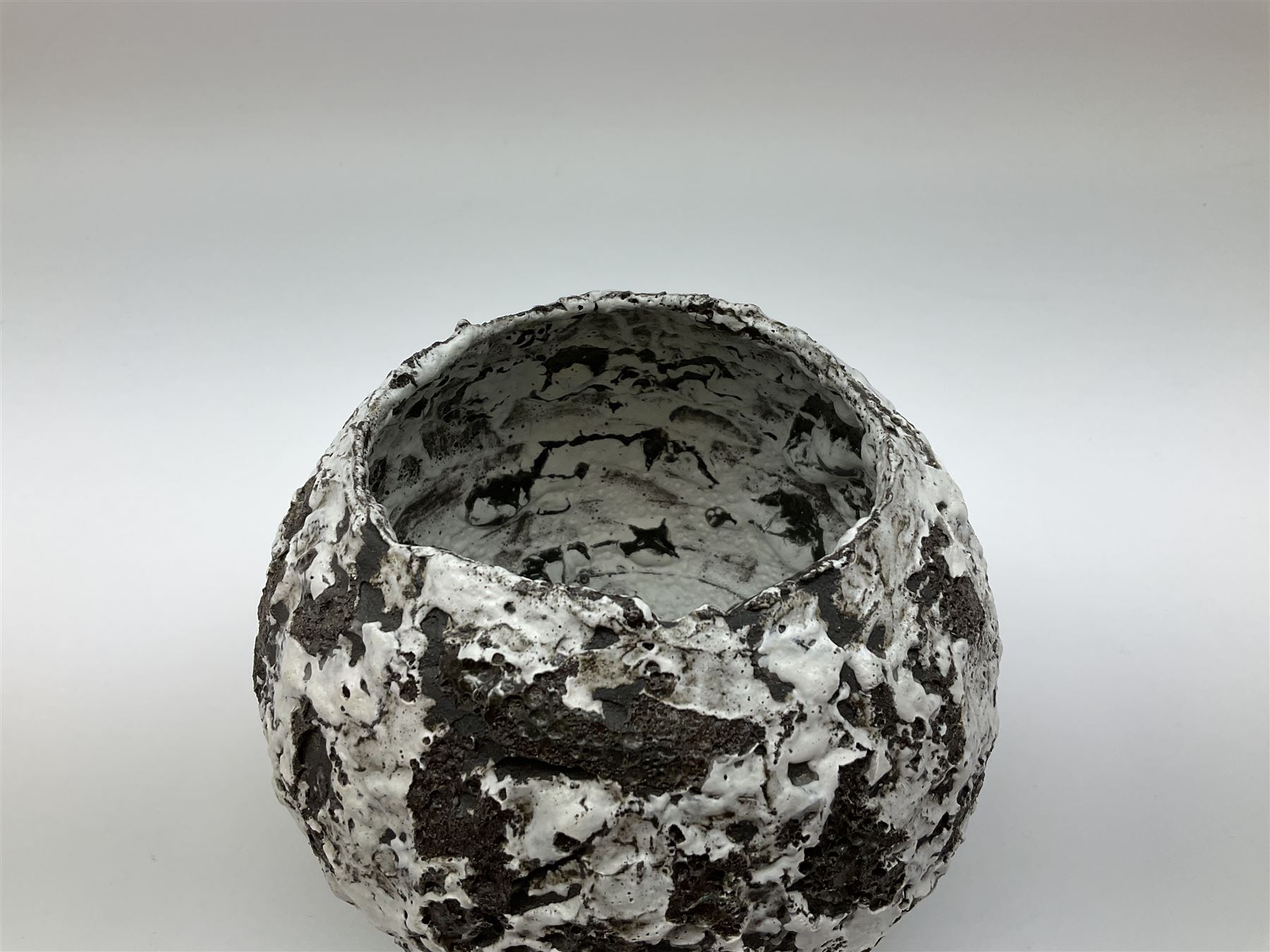 Stephanie Black (British, Contemporary) 'Volcano' studio pottery vase, impressed marks beneath H14cm 
