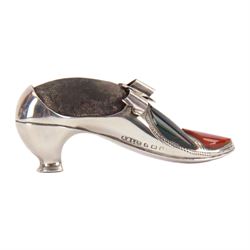 Edwardian silver novelty pin cushion, modelled as a buckled shoe set with Scottish hardstones, hallmarked Adie & Lovekin Ltd, Birmingham 1905, L6.5cm