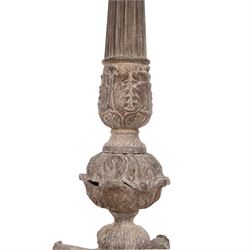 Table lamp with knopped central column with scroll feet upon a trifold marble base, H60cm
