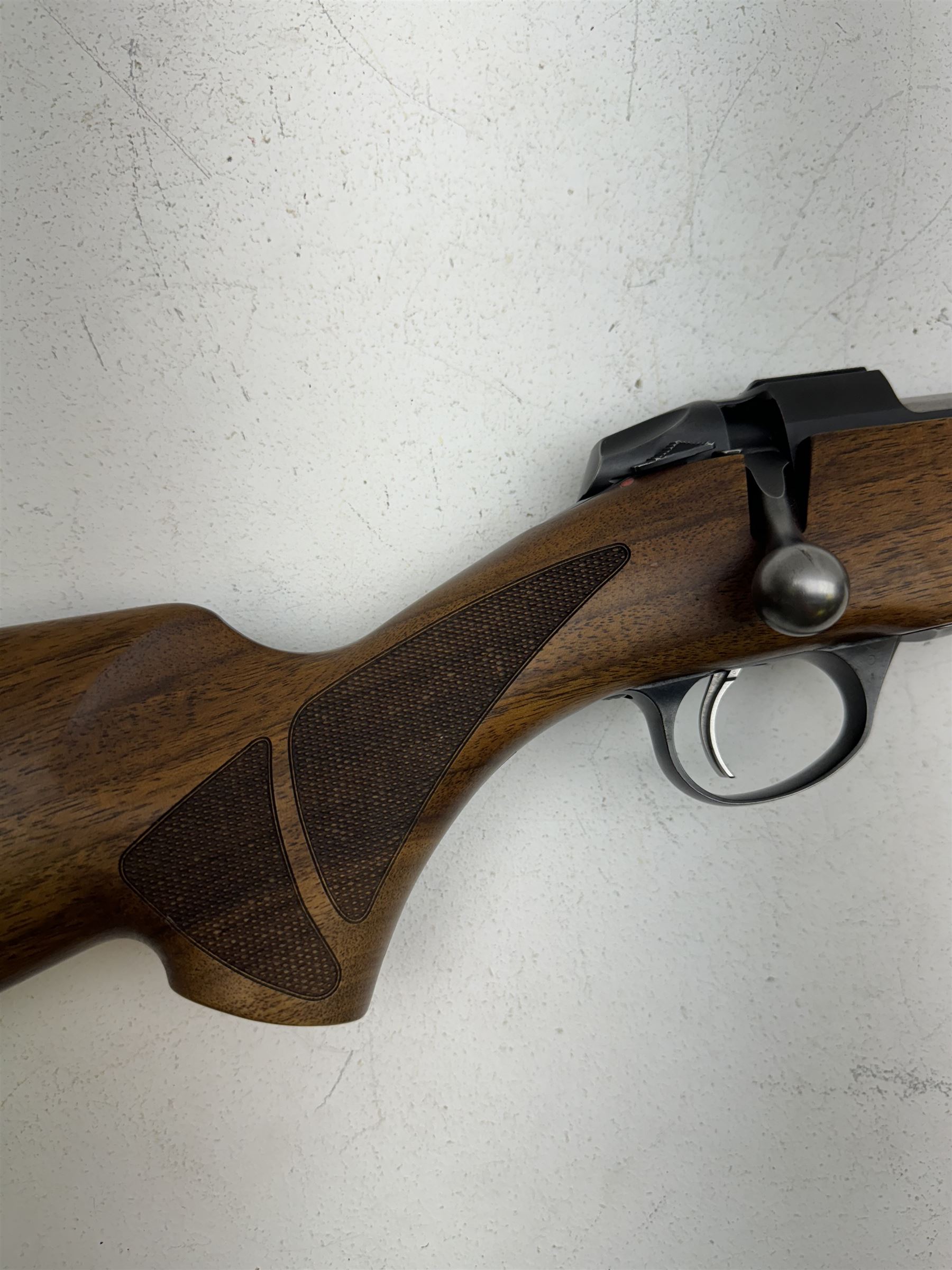 SECTION 1 FIRE-ARMS CERTIFICATE REQUIRED- Sako 85S .243 bolt action rifle, serial no; A77562, L101cm overall 