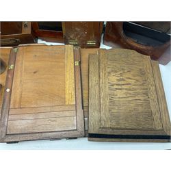 Collation of folding plate cameras of various sizes folding plate in mahogany and lacquered brass, together with camera plates and slides
By vendors repute some slide are from the Gandolfi workshop