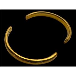 22ct gold broken wedding band, hallmarked