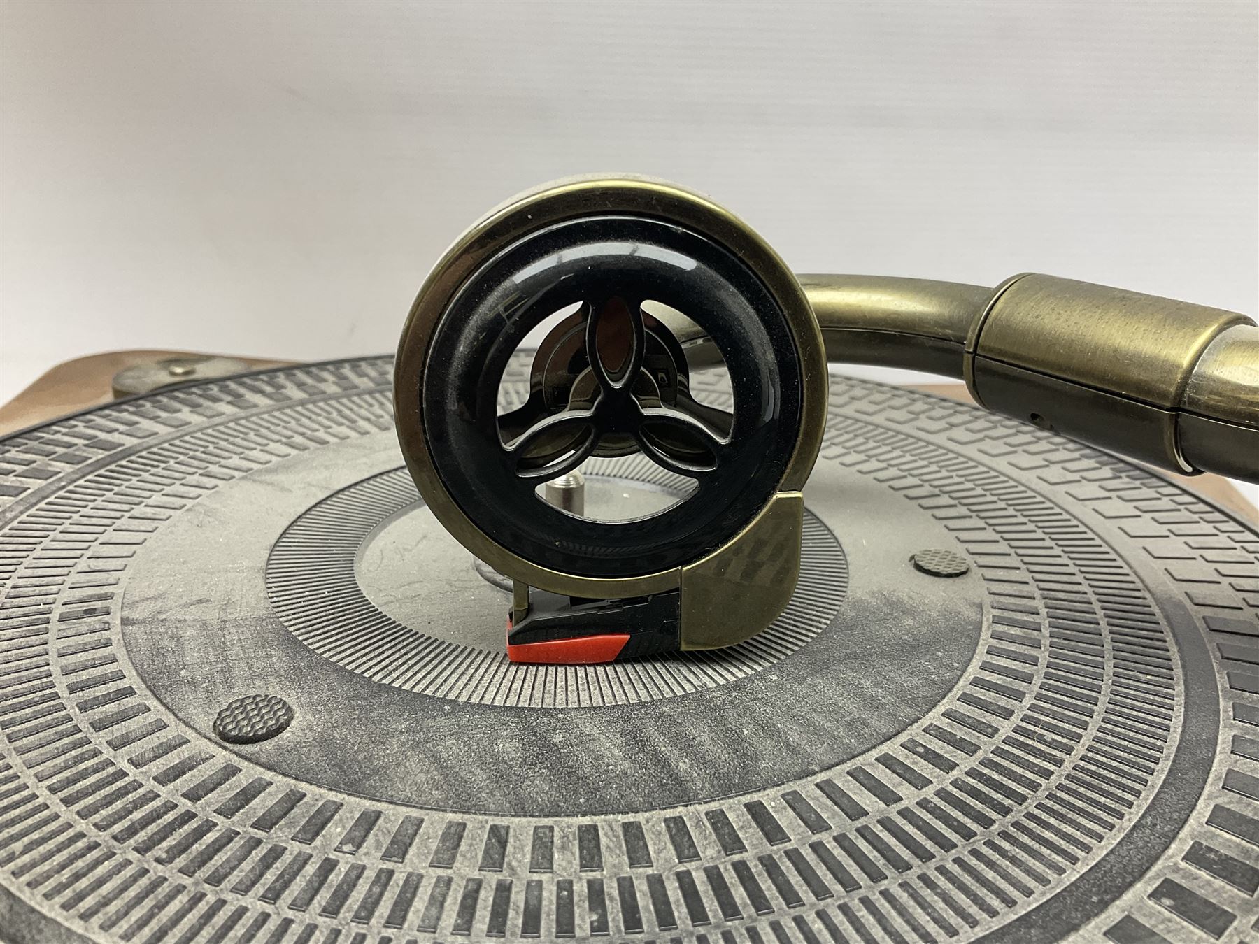  Roadstar HIF-1850TUMPK retro style record player with gramophone 