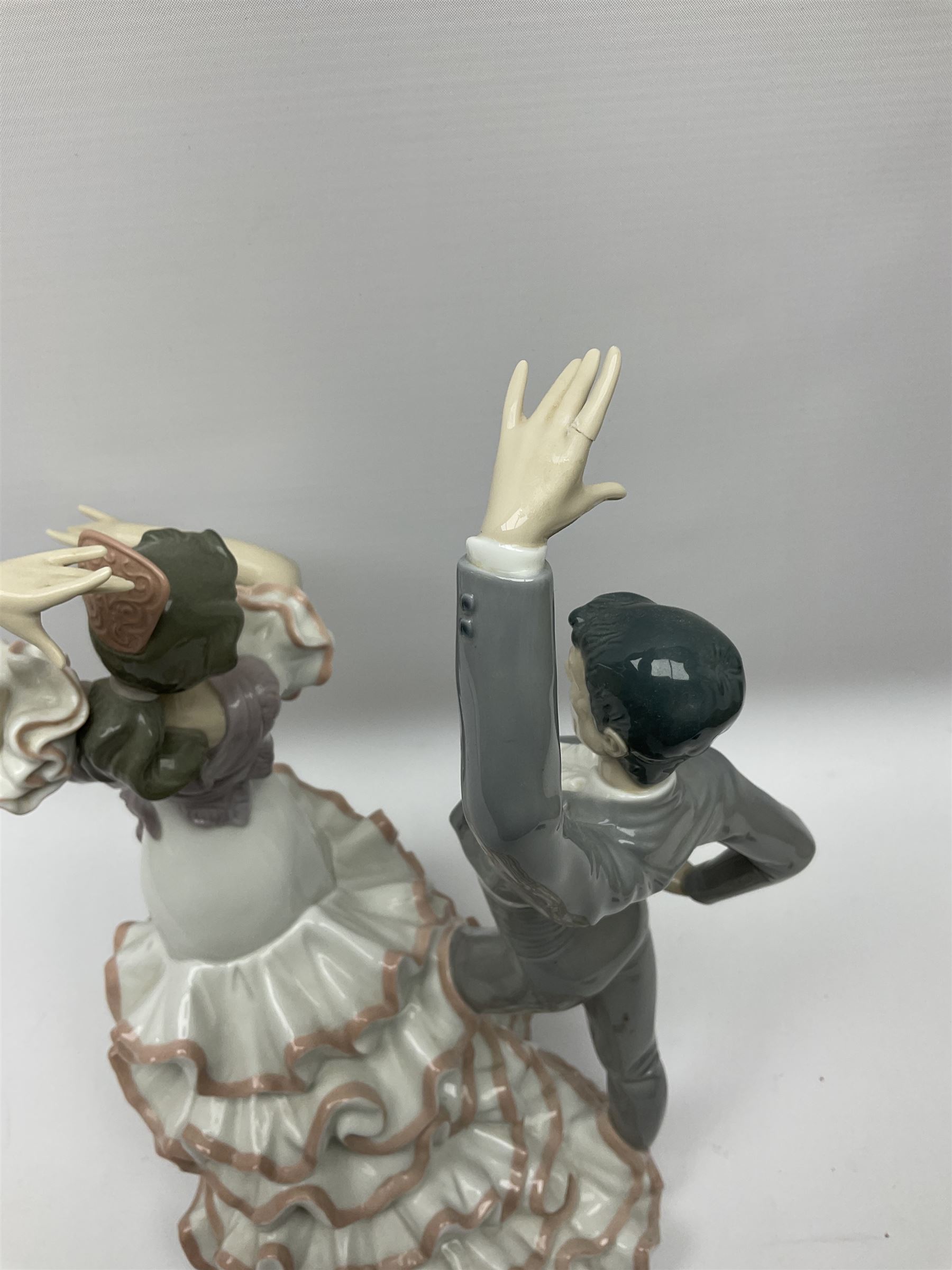 Lladro figure, A Passionate Dance, no 6387, H43cm