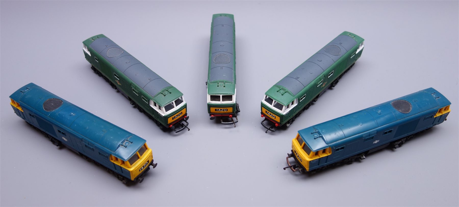 Hornby Tri ang 00 Gauge Five Class 35 Hymek Diesel Locomotives No 