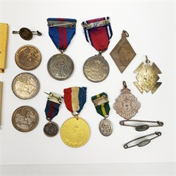 Mostly commemorative medals including various George V coronation medals, George V and Queen Mary 'May 6 1910, May 6 1935', Royal Canadian Mint 1939 medal etc