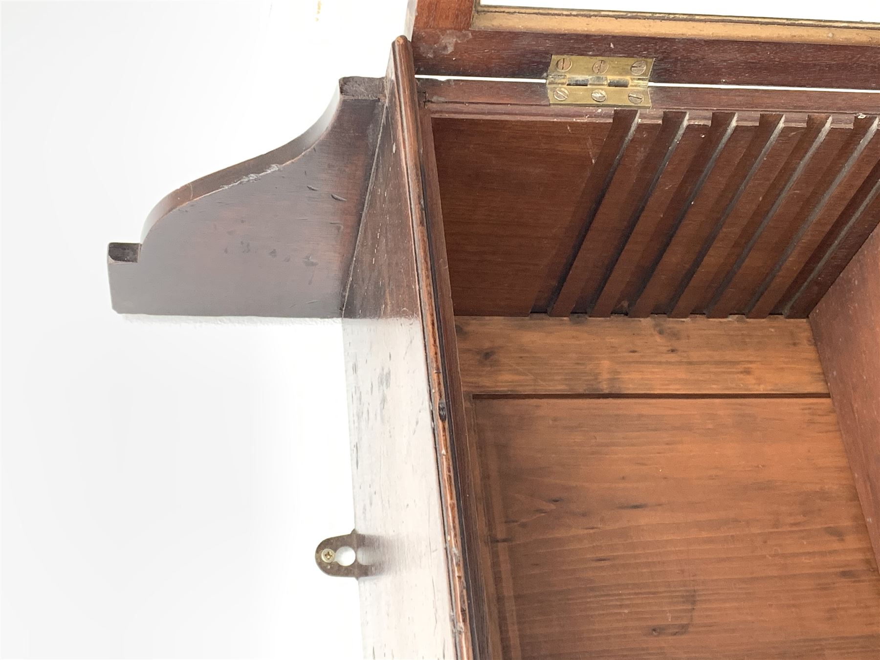 Georgian mahogany Gothic wall hanging cabinet, enclosed by two ogee pointed arch astragal glazed doors, plain sides with shaped top and bottom brackets
