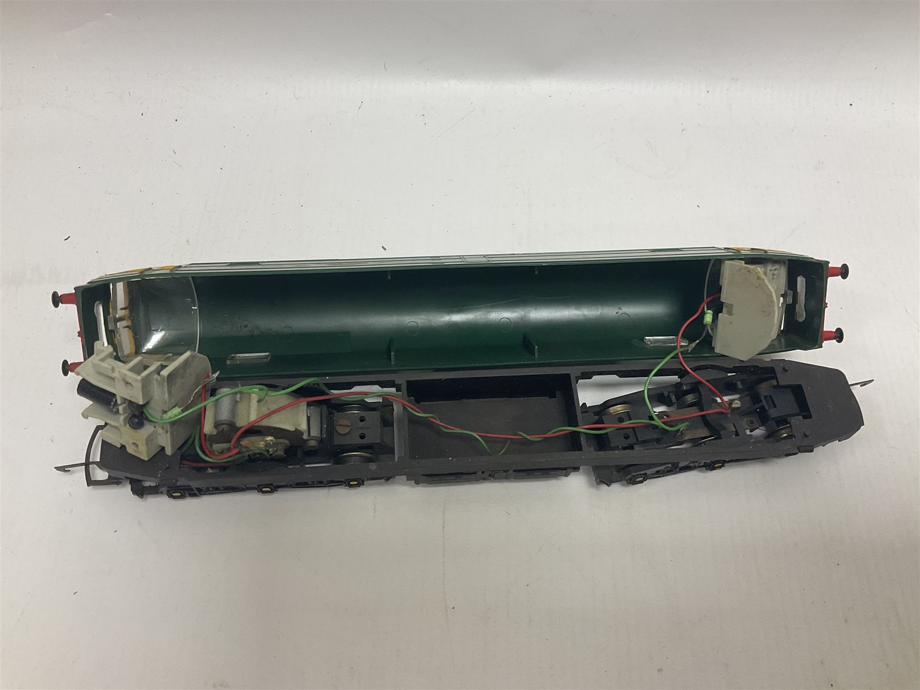 Various Makers ‘00’ gauge - eight locomotives to include G&R Wrenn Class N2 0-6-2T no.2385 in LMS black and Standard Tank Class 2-6-4 no.2679 in LMS crimson; Class 5 4-6-0 no.5112 in black livery; Mainline Railways Class 45 D49 ‘The Manchester Regiment’ in BR green; Airfix Class 31 D5531 in BR green; three further models (8)