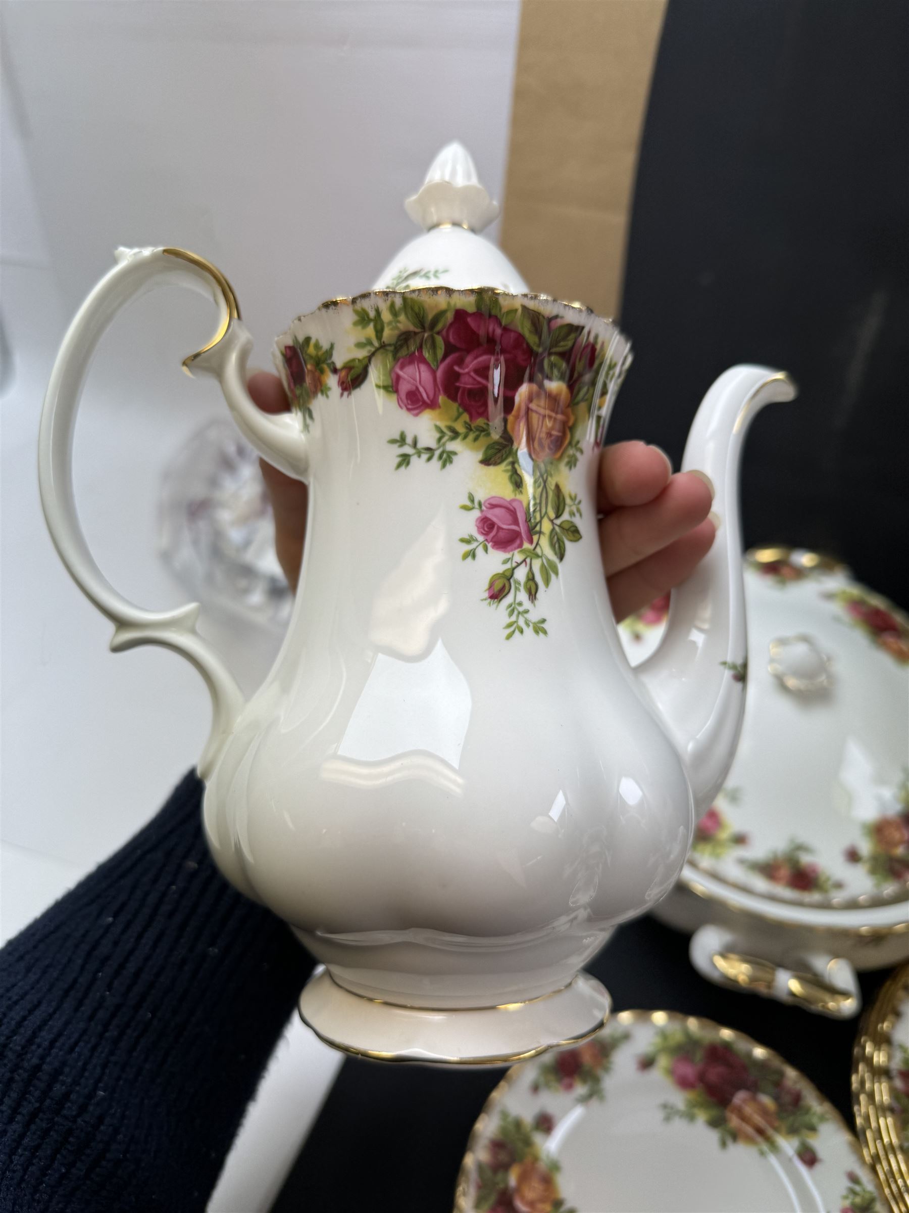 Royal Albert Old Country Roses pattern coffee and dinner service for six, including coffee pot, coffee cups and saucers, dinner plates, side plates, bowls etc 