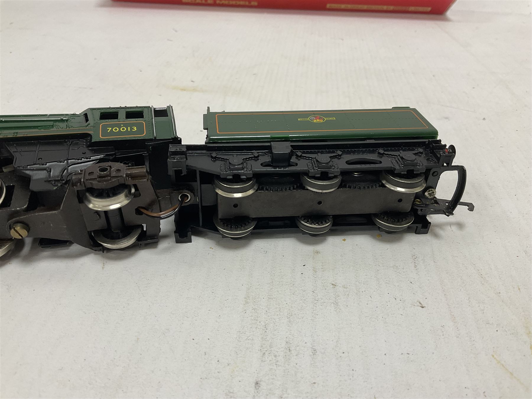 Hornby/Tri-Ang ‘00’ gauge - four locomotives and tenders comprising boxed Class 7P6F 4-6-2 ‘Oliver Cromwell’ no.70013 in BR green; Class A4 4-6-2 ‘Nigel Gresley’ no.7 in LNER blue; Battle of Britain Class 4-6-2 ‘Winston Churchill’ no.21C151 in SR green; Class A3 Gresley 4-6-2 no.60103 in BR green (4) 