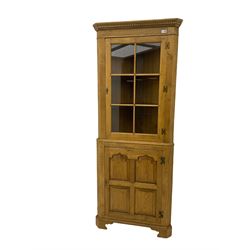 Traditional light oak corner cabinet, pr
