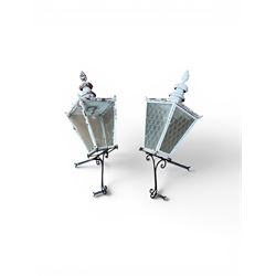 Foster & Pullen (Bradford est. 1896) - Good pair of late 19th century copper coach house or street lamps, painted in rustic white finish, with iron corner brackets, one with clear glass, the other with ring mottled glass, both converted to electricity, height with bracket 150cm