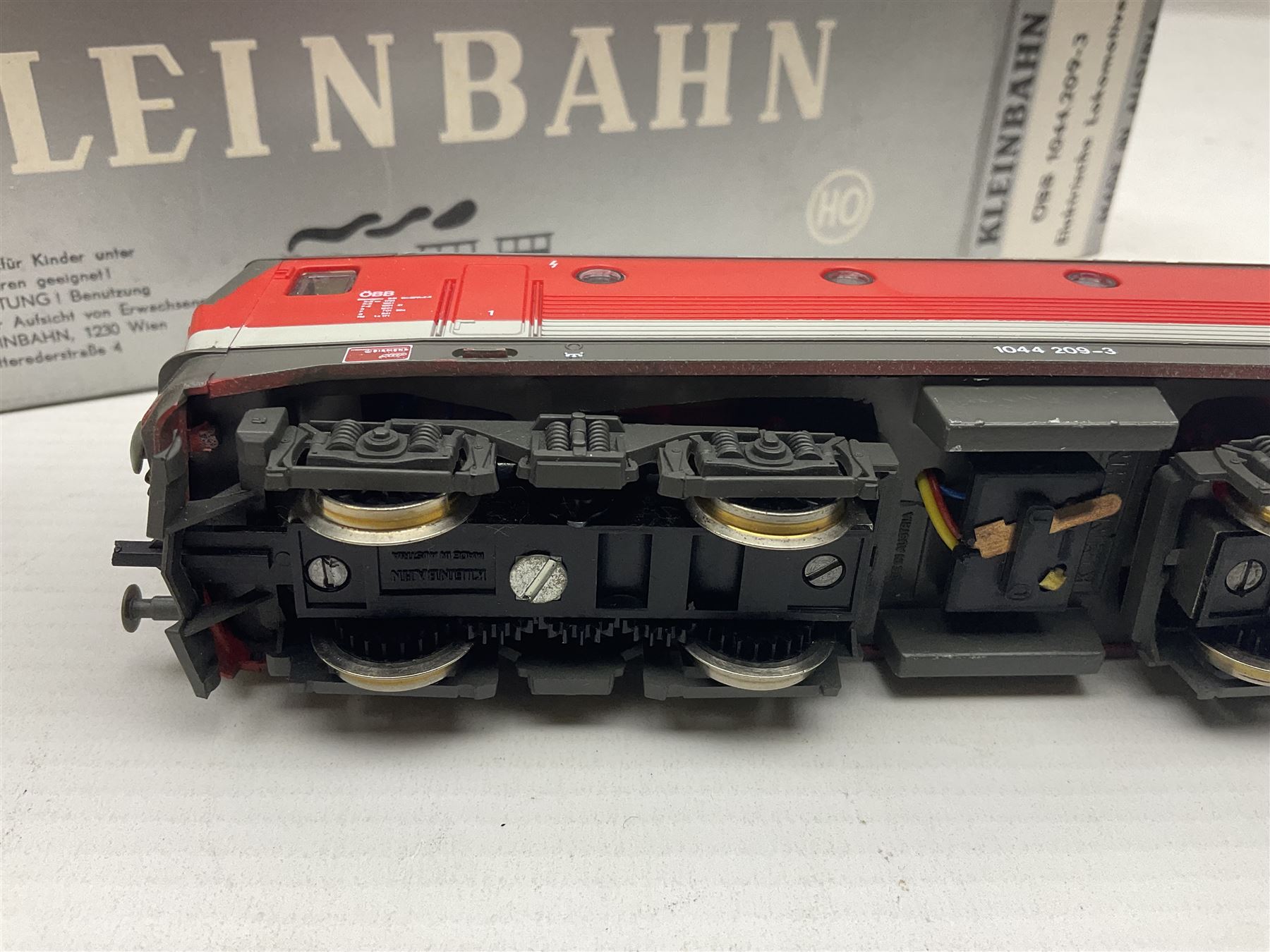 Kleinbahn HO gauge - three locomotives OBB 1020 Elektr. Berglokomotive; OBB 1044.209-3 Elektrische Lokomotive; and OBB 2050 Dieselelektrische; all boxed (3)