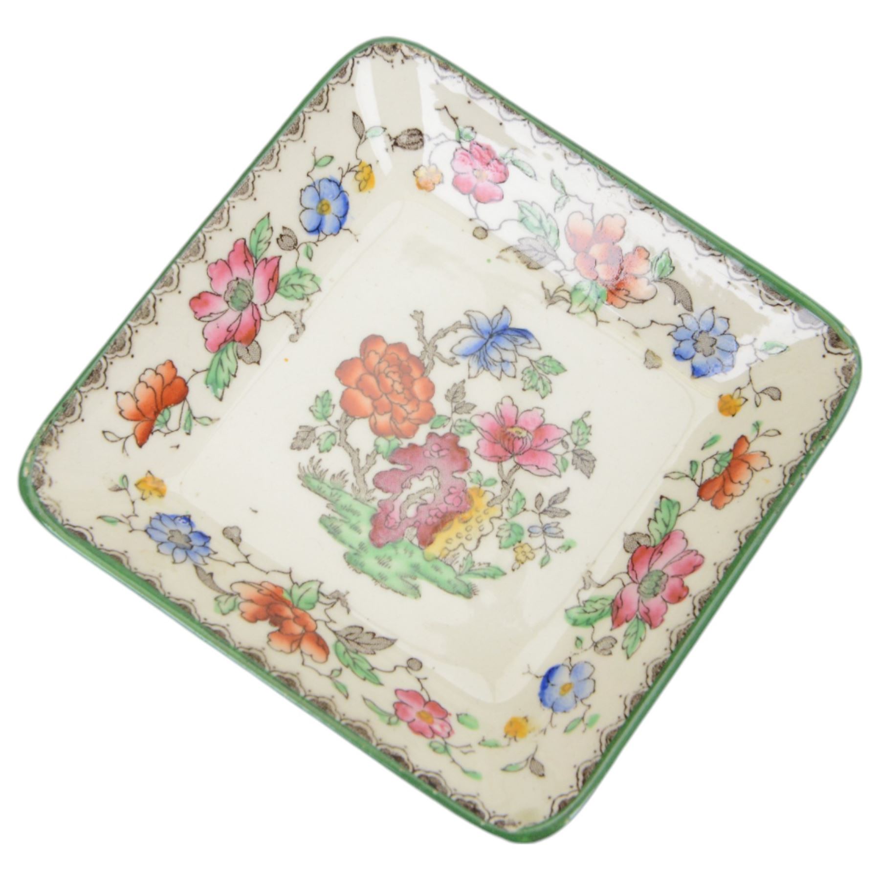 Copeland Spode Chinese Rose pattern extensive tea and dinner service, including eighteen dinner plates, twenty two desert plates, twenty cups and saucers, teapot, coffee pot, platters etc  