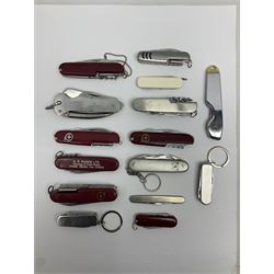 Fifteen folding/pocket knives including Swiss Army type knives with various number of blades, British army jack knife by J.H. Thompson Sheffield dated 1955 with broad arrow, promotional etc (15)