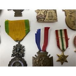 Five WW1 French medals comprising Medaille Militaire Gallantry Award, two Croix de Combattant, Medaille Commemorative Francais 1914-18 and a Patriotic Medal; together with small quantity of Russian badges etc