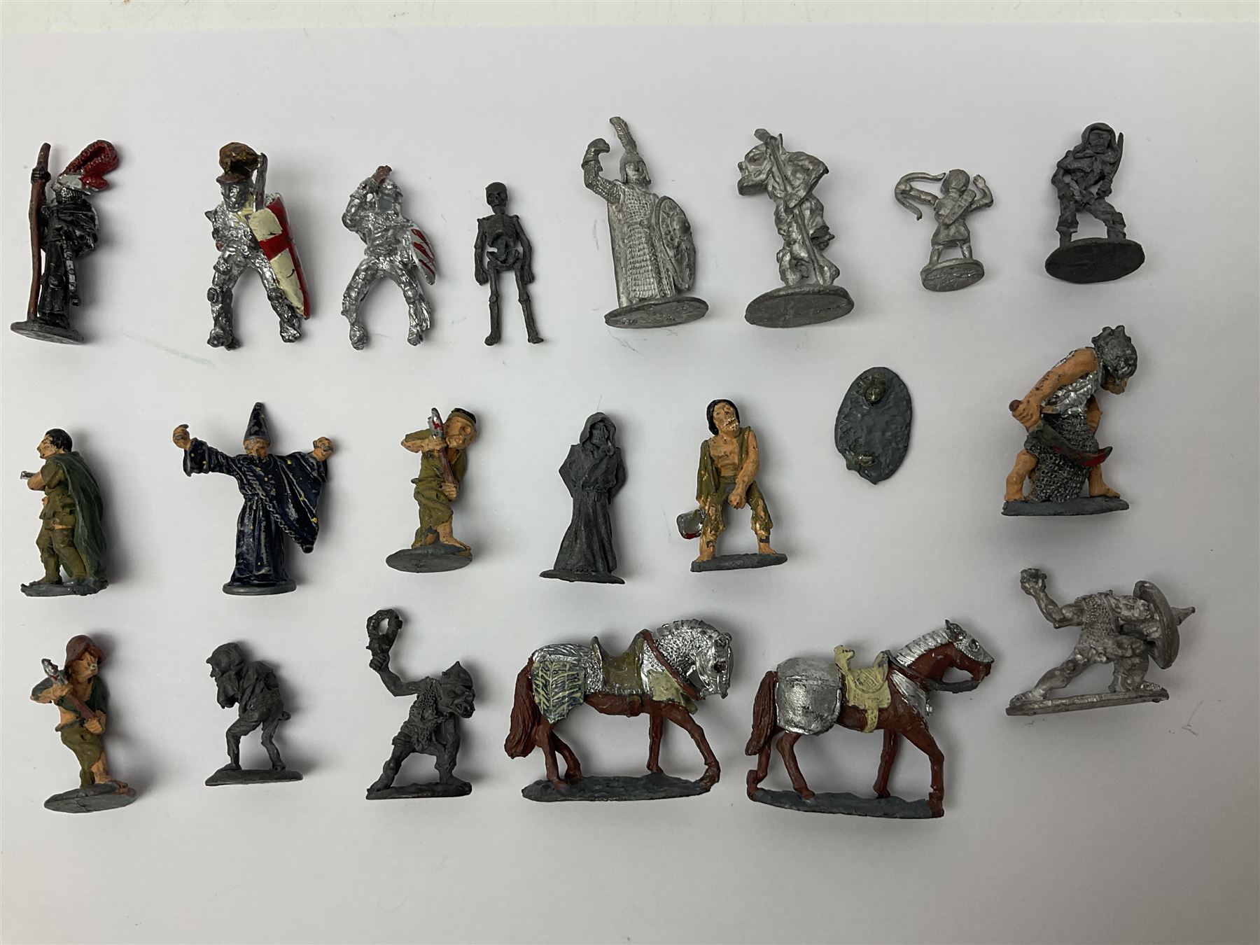 Citadel Miniatures; Games Workshop Dungeon Adventurers starter set in original box, with further associated miniatures 