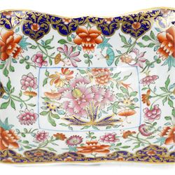 Pair of early 19th century Chamberlain's Worcester two handled serving dishes decorated with Japanese flowers and gilt handles W31cm. Printed mark used on the 'Regent' body circa 1811-1820
 
Provenance: property of a Nobleman