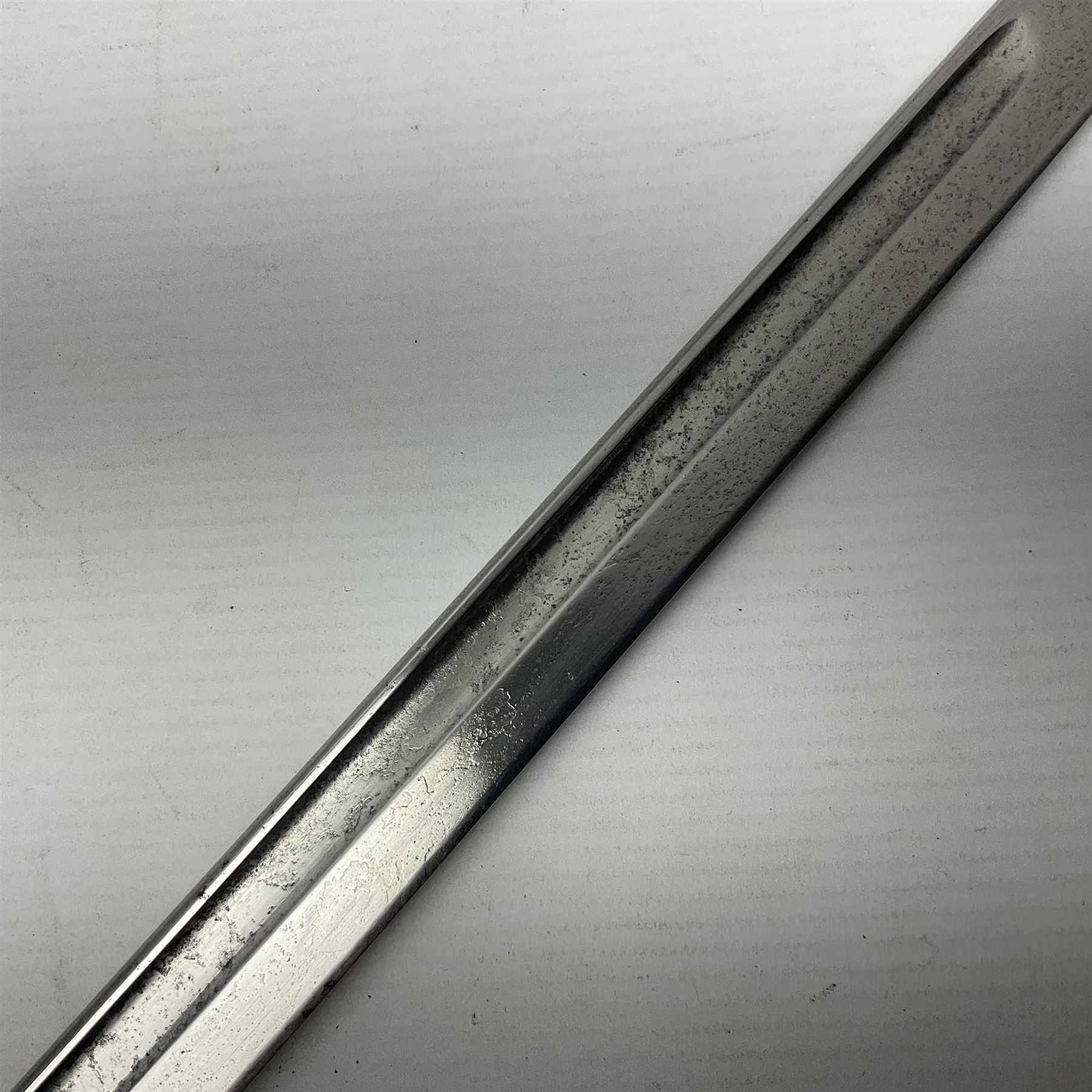 WW1 British pattern 1907 bayonet in polished condition with 43cm fullered steel blade by Sanderson, various marks to ricasso including date 12-14; in steel mounted leather covered scabbard L58cm overall