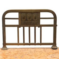 Pair of European Art Deco brass and marble bedside tables, the raised bass back over a canted rectangular marble top, fitted with single drawer decorated with repeating octagonal decoration, raised on square tubular supports with castors, united by undertier